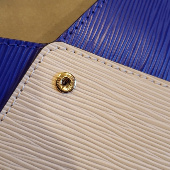 Louis Vuitton Kirigami coin purse - Picture 9 of 9